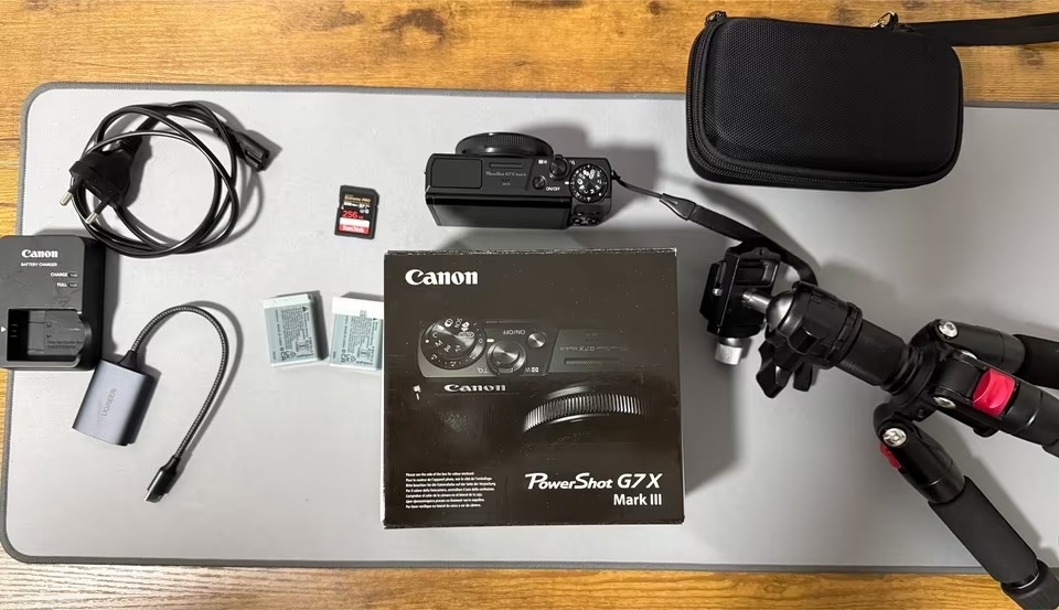 Brand new Canon powershot G7x Mark III with accessories. - Image 1