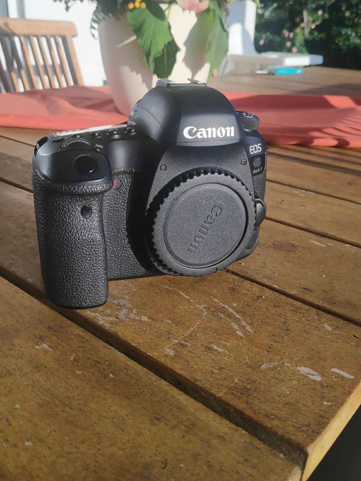 Canon EOS 6D Mark II Full Frame DSLR Camera – Perfectly Maintained – Original Packaging + Accessories Bundle - Image 1