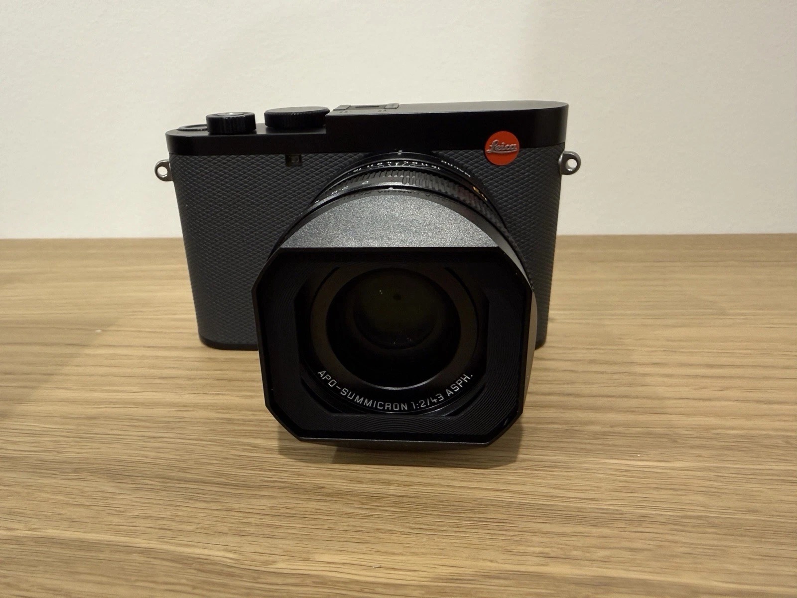 Leica Q3 43 (19084) – Black Lacquer Edition | 60MP | 43mm Compact | Like New | Original Packaging Included - Image 1