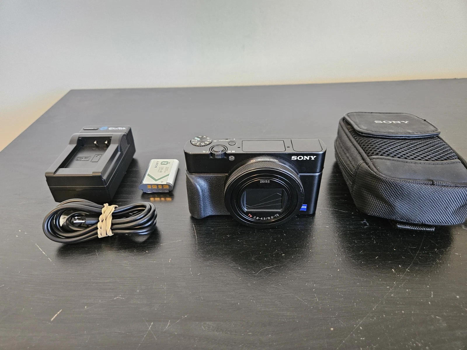 Sony Cyber-shot DSC-RX100 VI M6 Digital Camera UHD 4K30 24-200mm Zoom EXCELLENT - Image 1